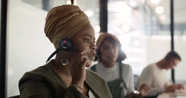 Çağrı Merkezi Eğitim Siyahi Kadın Afrika Daki Müşteri Hizmetleri Acentesinde — Stok video