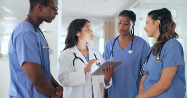 Staff Doctors Nurses Tablet Research Brainstorming Diagnosis Team Medical Professionals — Video Stock