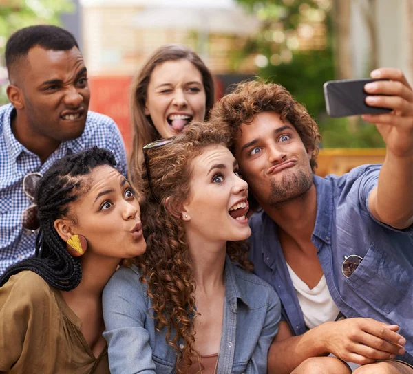 Worlds Greatest Selfie Shot University Students Taking Group Selfie — Stockfoto