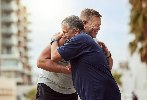 Fitness Hug Senior Friends People Lose Weight Support Accountability Love — Zdjęcie stockowe