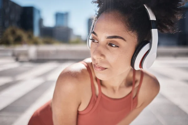 Fitness Headphones Tired Black Woman Runner Stop Relax Breathe City — Zdjęcie stockowe