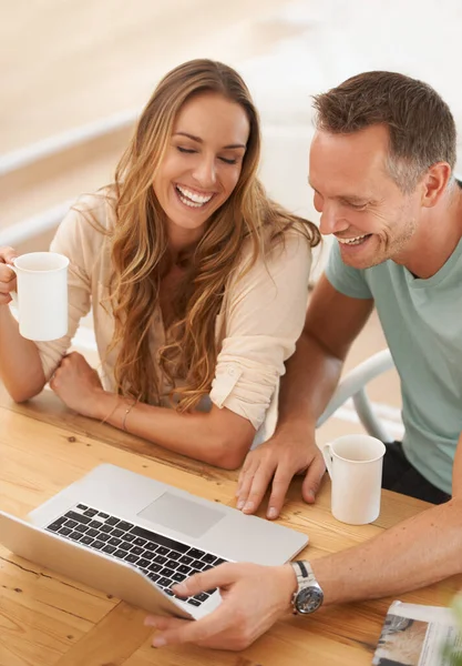 Happy Finances Couple Doing Monthly Budget Home — Fotografia de Stock