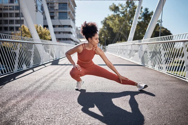 Sports Stretching Legs Woman Ground City Bridge Exercise Running Training — Zdjęcie stockowe