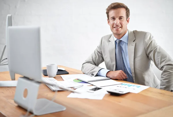 Hes Confident His Investment Choices Portrait Handsome Young Businessman Working — Foto Stock