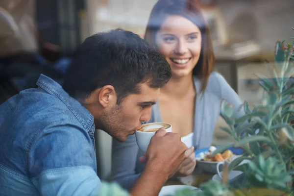 Out Cup Coffee Young Couple Drinking Coffee Talking Cafe —  Fotos de Stock