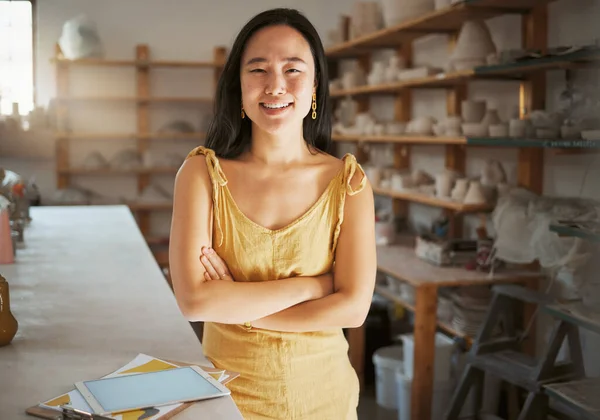 Asian Woman Portrait Ceramic Business Art Studio Product Manufacturing Sculpture — Fotografia de Stock