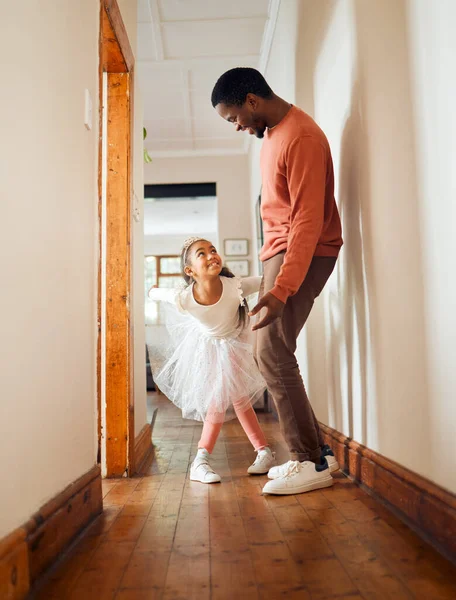 Танець Щасливий Балет Батьком Дочкою Навчаються Підтримують Поєднують Вихідні Принцеса — стокове фото