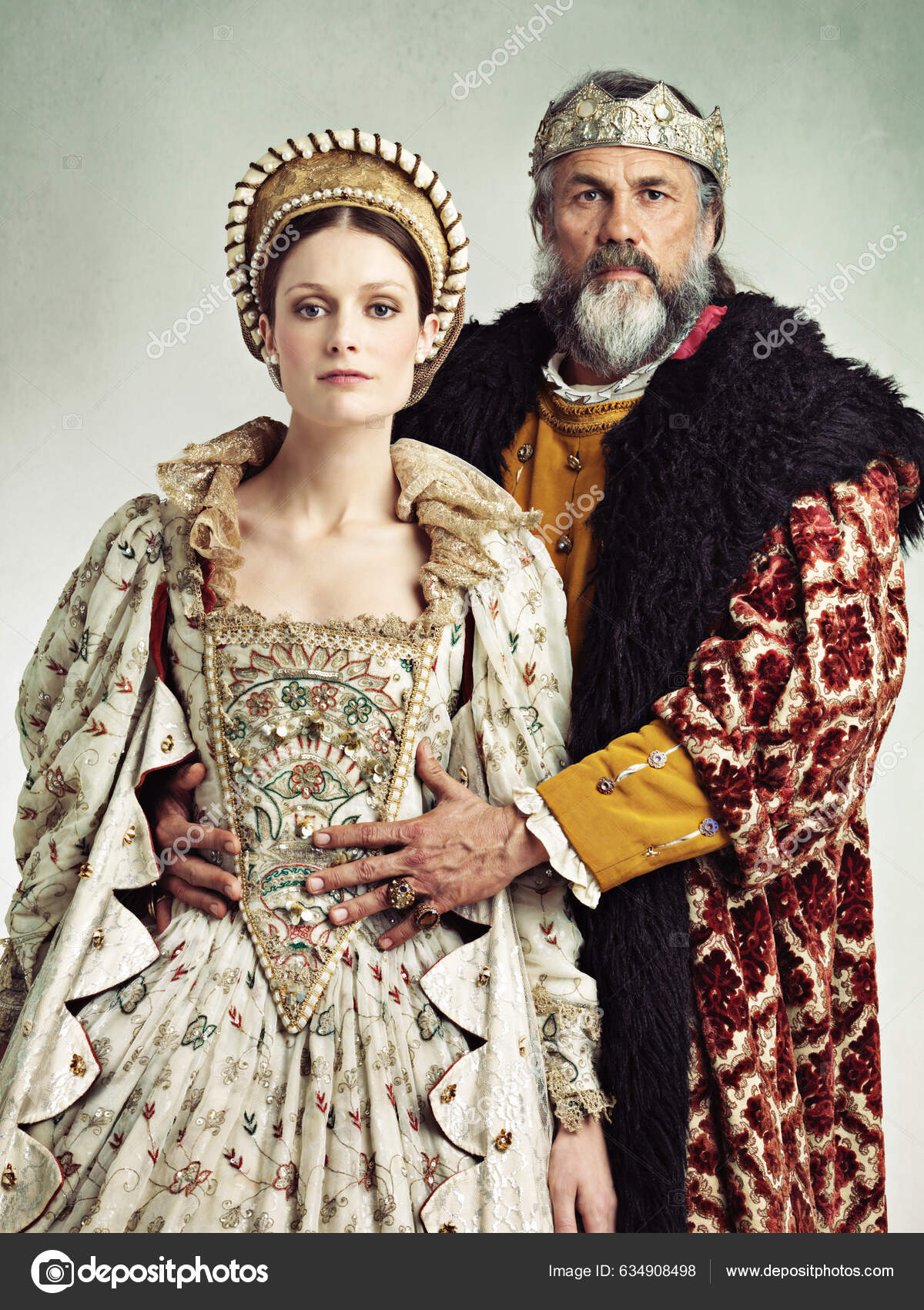 Medieval king and queen hi-res stock photography and images - Alamy