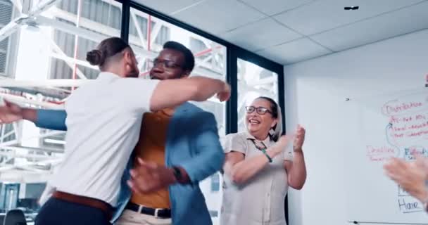 Business People Applause Hug Team Support Success Partnership Job Well — Stockvideo