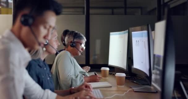 Senior Call Center Employee Woman Contact Crm Working Customer Service — Stockvideo