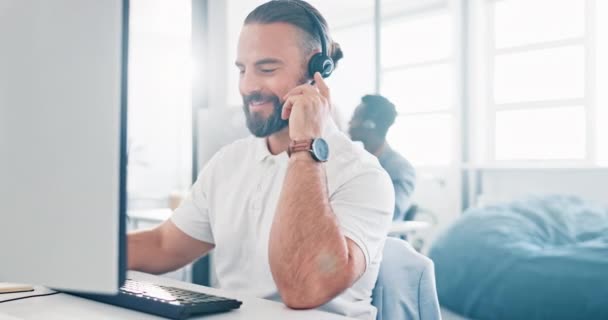 Call Center Computer Business Man Smile Telemarketing Chat Customer Services — Vídeos de Stock