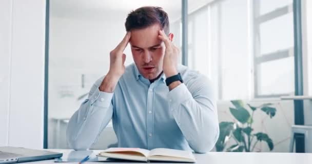 Stress Overworked Headache Businessman Multitasking Audit Schedule Compliance Tired Accountability — Stockvideo
