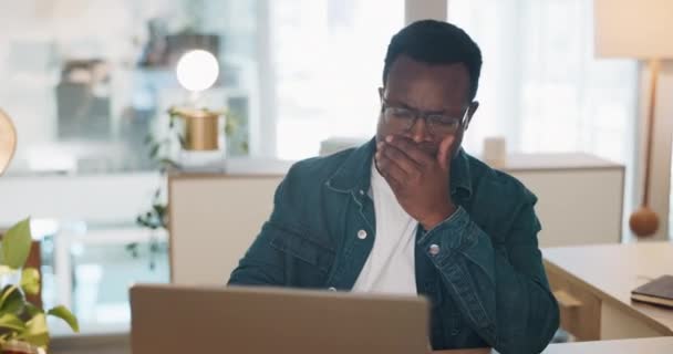Tired Business Man Fatigue Online Office Worker Stress Burnout Project — Vídeo de stock