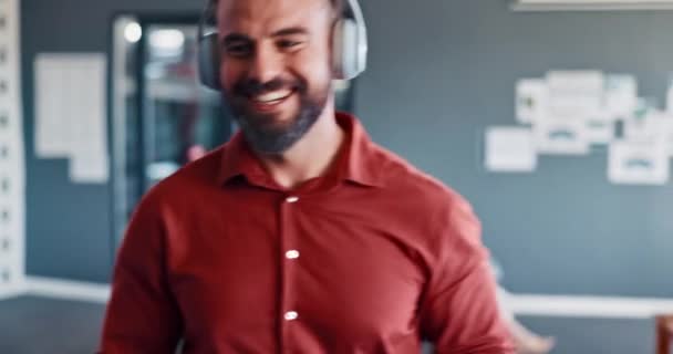 Music Dance Headphones Business Man Listening Audio His Phone While — Stok video