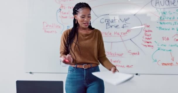 Presentation Workshop Business Black Woman Whiteboard Creative Meeting Startup Ideas — Vídeos de Stock