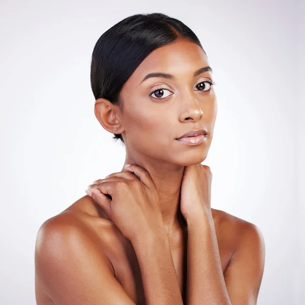 Serious Skincare Studio Portrait Attractive Young Woman Posing Grey Background — Fotografia de Stock