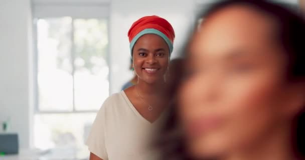 Creative Black Woman Leadership Smile Management Busy Office Workplace Portrait — Vídeo de Stock