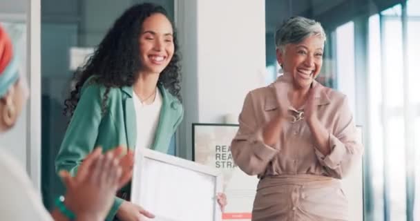 Applause Paper Success Business Woman Meeting Goal Thank You Winner — Stockvideo