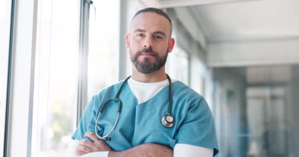 Healthcare Worker Face Thinking Nurse Arms Crossed Hospital Surgery Ideas — Video Stock