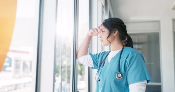 Doctor Woman Window Headache Stress Anxiety Hospital Workplace Pain Head — Stockvideo