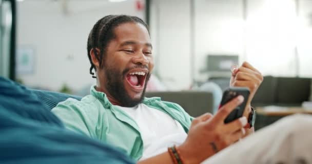 Success Winner Black Man Celebration Phone Goals Online Competition Esports — Video