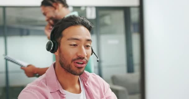 Crm Asian Customer Service Call Center Man Manager Help Desk — Vídeo de stock