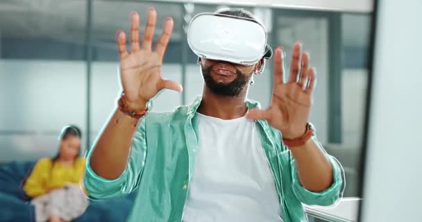 Метаверс Виртуальной Реальности Дополненная Реальность Черный Человек Работают Над Киберприборной — стоковое видео