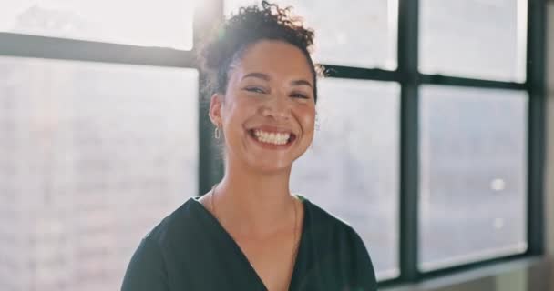 Window Face Business Black Woman Career Motivation Success Smile Morning — Vídeos de Stock