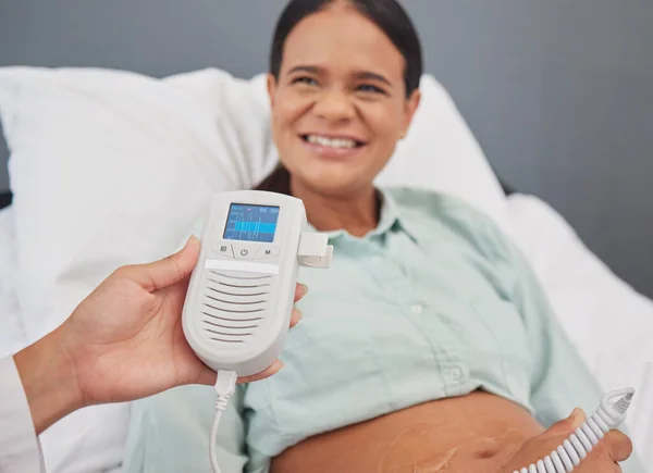 Pregnant Woman Doctor Check Heart Monitor Baby Healthcare Medical Support — Foto de Stock