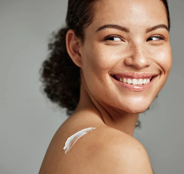 Face Skincare Woman Back Cream Studio Isolated Gray Background Beauty — Φωτογραφία Αρχείου