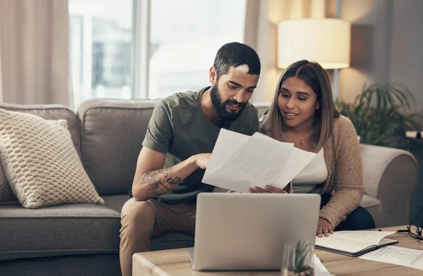 Much You Can While Youre Young Young Couple Using Laptop — Stok fotoğraf