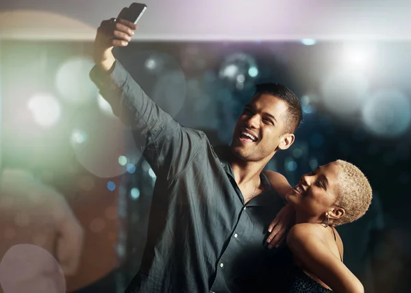 Couple Friends Phone Selfie Party Dance Floor Nightclub Event Bokeh — Foto de Stock