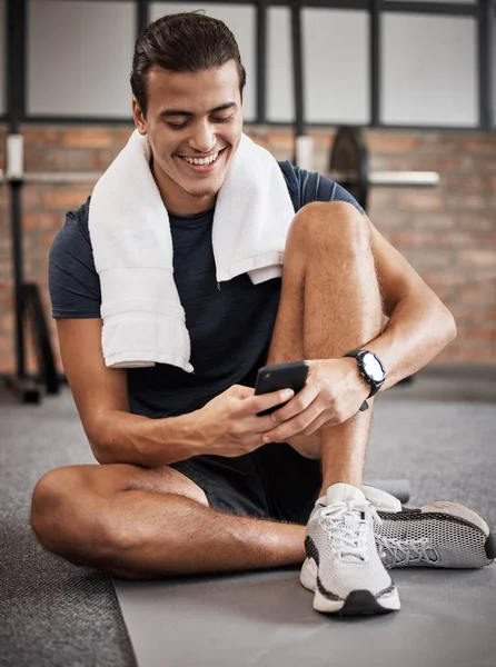 Fitness Man Phone Smile Social Media Conversations Chatting While Sitting — Stockfoto