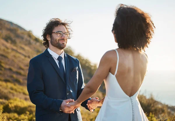 Bride Groom Wedding Nature Interracial Couple Happy Excited Love Romance — Stockfoto