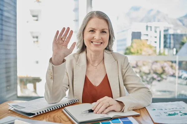 Video Call Senior Business Woman Wave Office Conference Meeting Greeting — Foto Stock