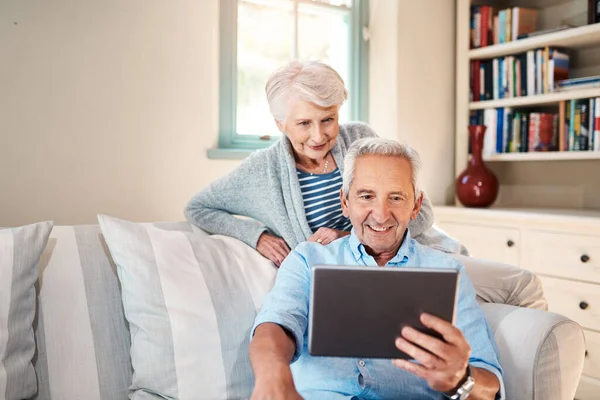 World Always Changing Senior Couple Using Digital Tablet Together Living — 스톡 사진