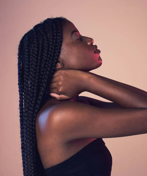 Black Woman Profile Face Braids Eyes Closed Makeup Beauty Isolated — Zdjęcie stockowe