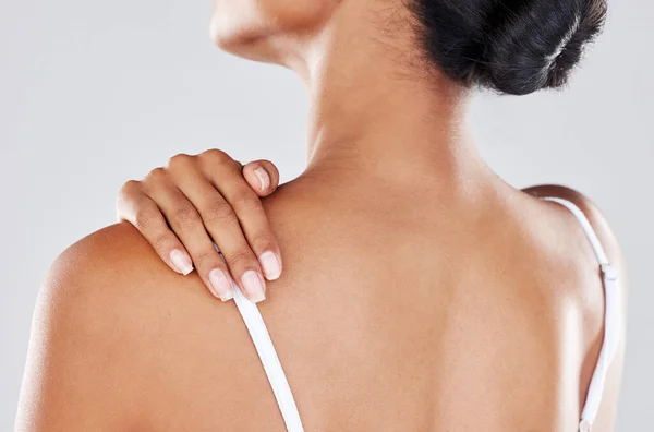 Shoulder Pain Injury Woman Hand Her Back Due Hurt Inflammation — Fotografia de Stock