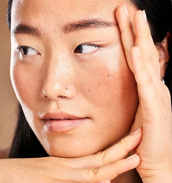 Closeup Face Hand Frame Asian Woman Studio Skincare Skin Glow — Photo