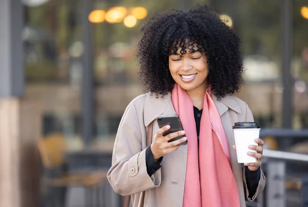 Hands Travel Black Woman Phone Networking Social Media Communication London — Foto Stock