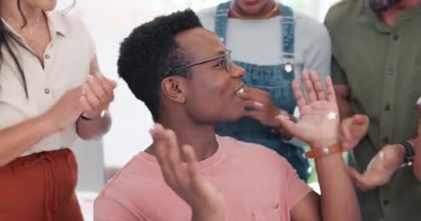 Applause Winner Motivation Business Black Man Office His Team Celebration — Stock video
