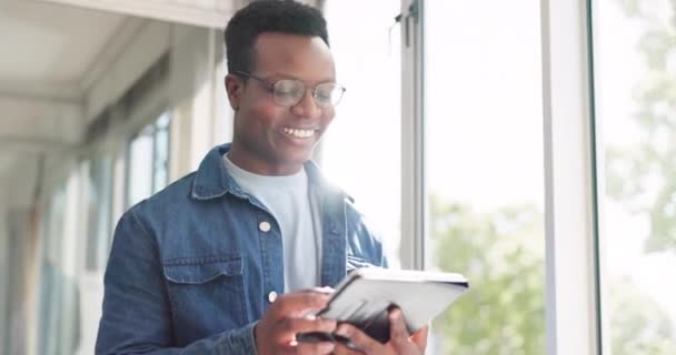 Business Window Black Man Tablet Walking Modern Office Employee Digital — Stockvideo