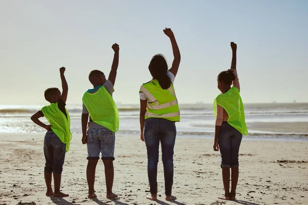 Teamwork Recycle Hands Volunteer Beach Cleaning Recycling Earth Day Community — kuvapankkivalokuva