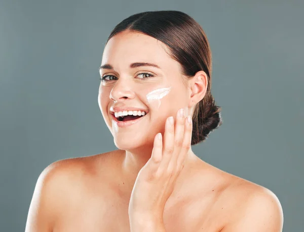 Skincare Cream Beauty Portrait Woman Face Happiness Sunscreen Self Care — Stock Fotó