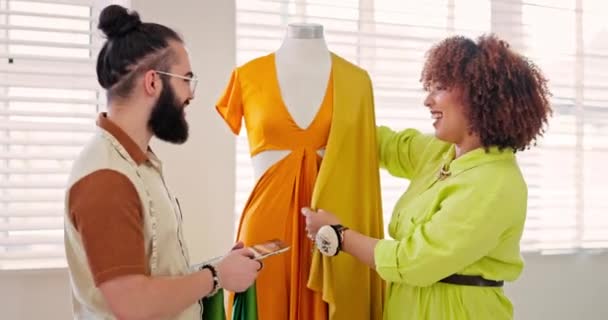 Creative People Fashion Designers High Five Tablet Testing Garment Color — Stock video
