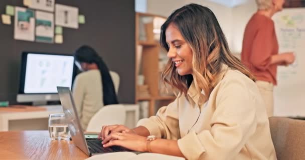 Office Laptop Profile Happy Woman Typing Feedback Review Social Media — Vídeo de Stock