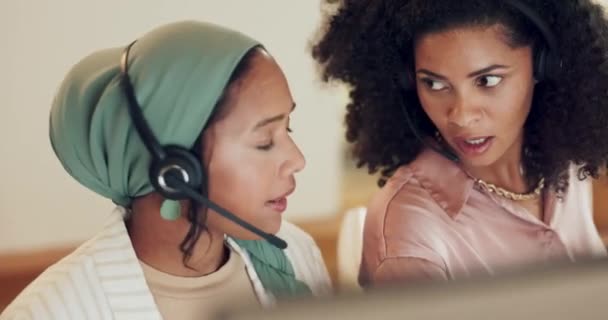 Pusat Panggilan Wanita Dan Manajer Tim Komputer Kantor Telemarketing Pebisnis — Stok Video