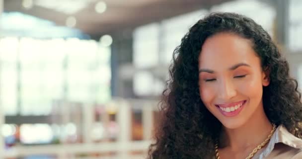 Yüze Işe Kadına Güven Zihniyet Kurumsal Kurumlarda Motivasyon Ile Gülümse — Stok video