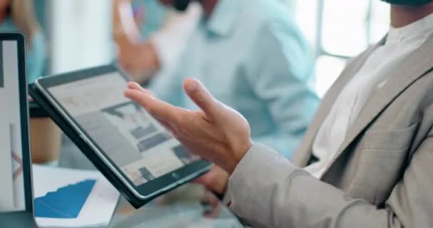 Επιχειρηματίας Χέρια Και Tablet Στο Ψηφιακό Μάρκετινγκ Για Εταιρικό Σχεδιασμό — Αρχείο Βίντεο