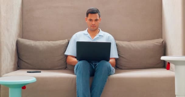 Office Laptop Business Man Sofa Working Online Strategy Computer Couch — Αρχείο Βίντεο